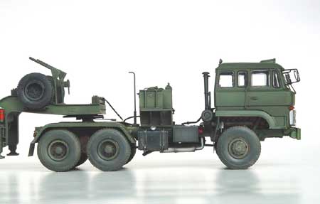 CHN 50T TANK TRANSPORTER