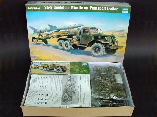SAM-2 MISSILE WITH LOADING CABIN 1/35