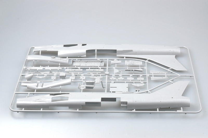 F-8J CRUSADER 1/32