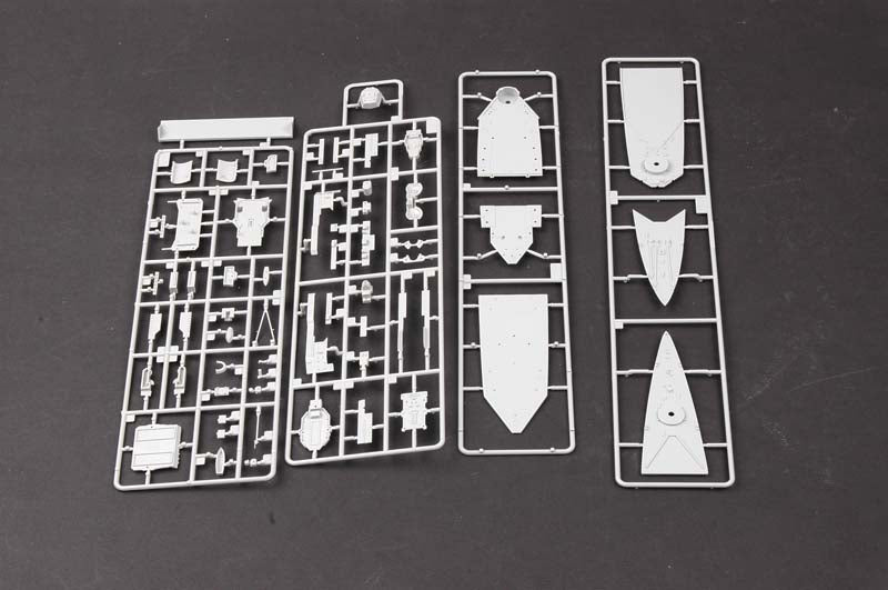 HMS RENOWN 1945 1/700