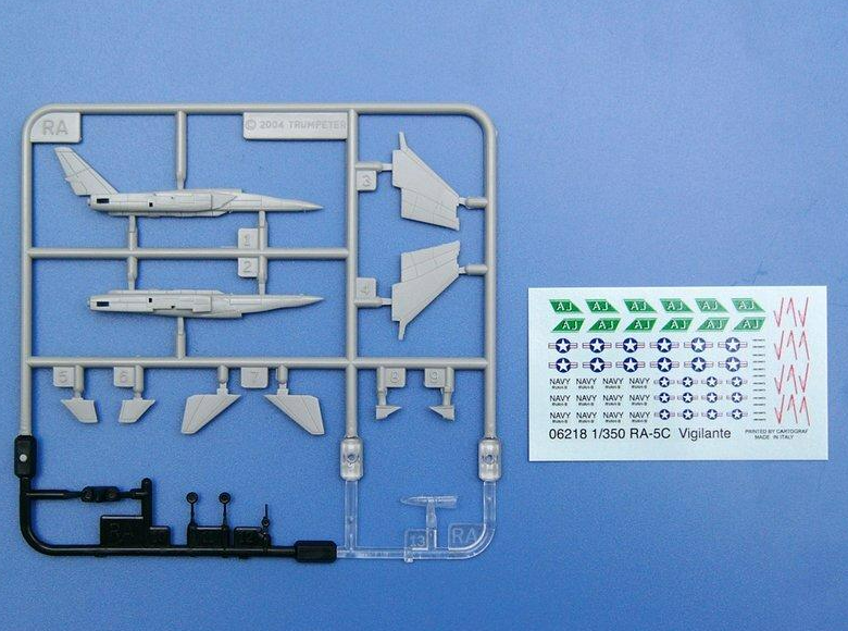 1/350 Trumpeter RA5C Vigilante Aircraft Set for USS Nimitz (6/Bx)