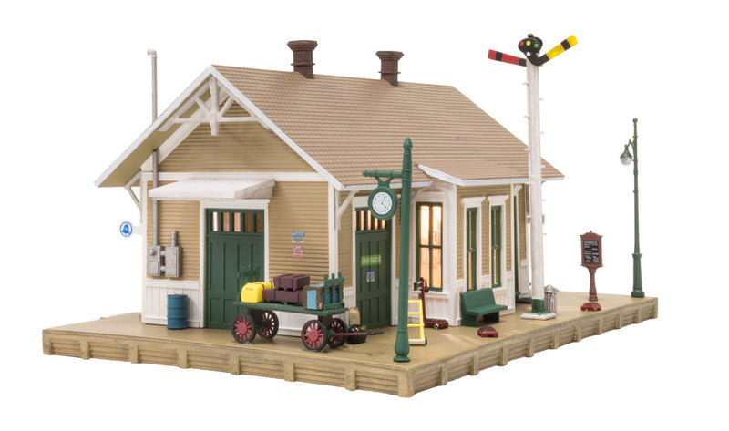 HO DANSBURY DEPOT (LIT)