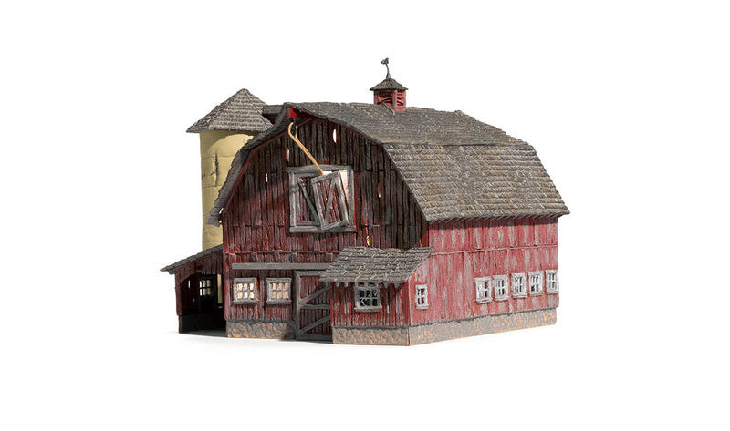 HO OLD WEATHERED BARN (LIT)