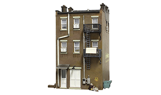 HO BETTY'S BURNING BUILDING (LIT)